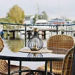 Ahoy Masal Modern Retreat